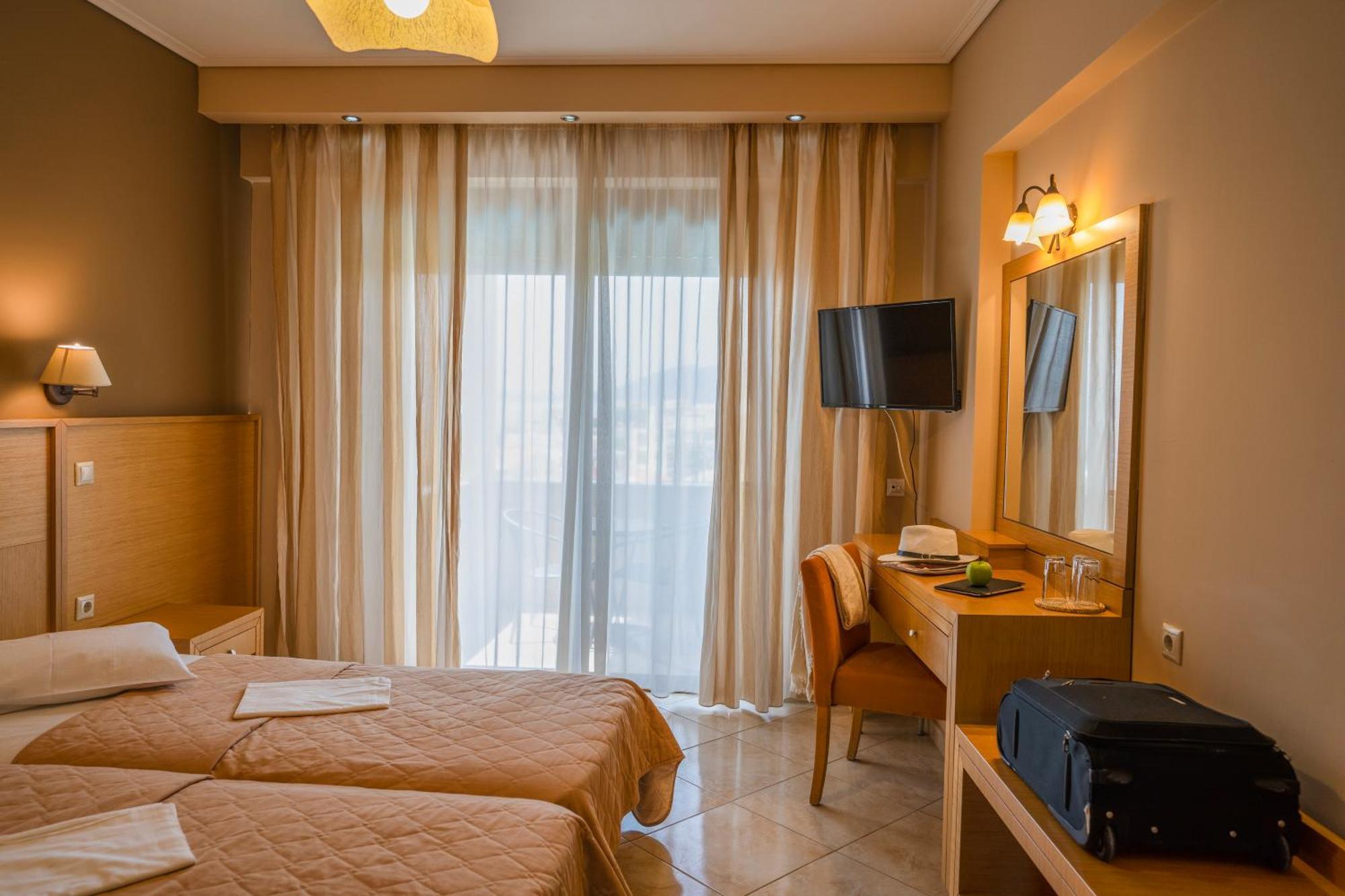 Evia Hotel & Suites Marmari  Екстер'єр фото