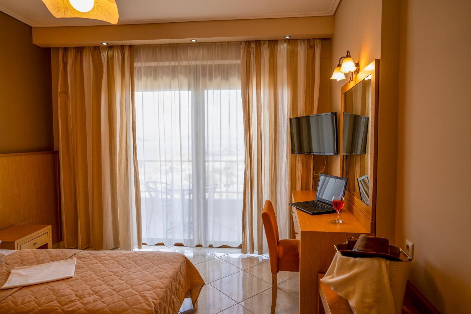 Evia Hotel & Suites Marmari  Екстер'єр фото