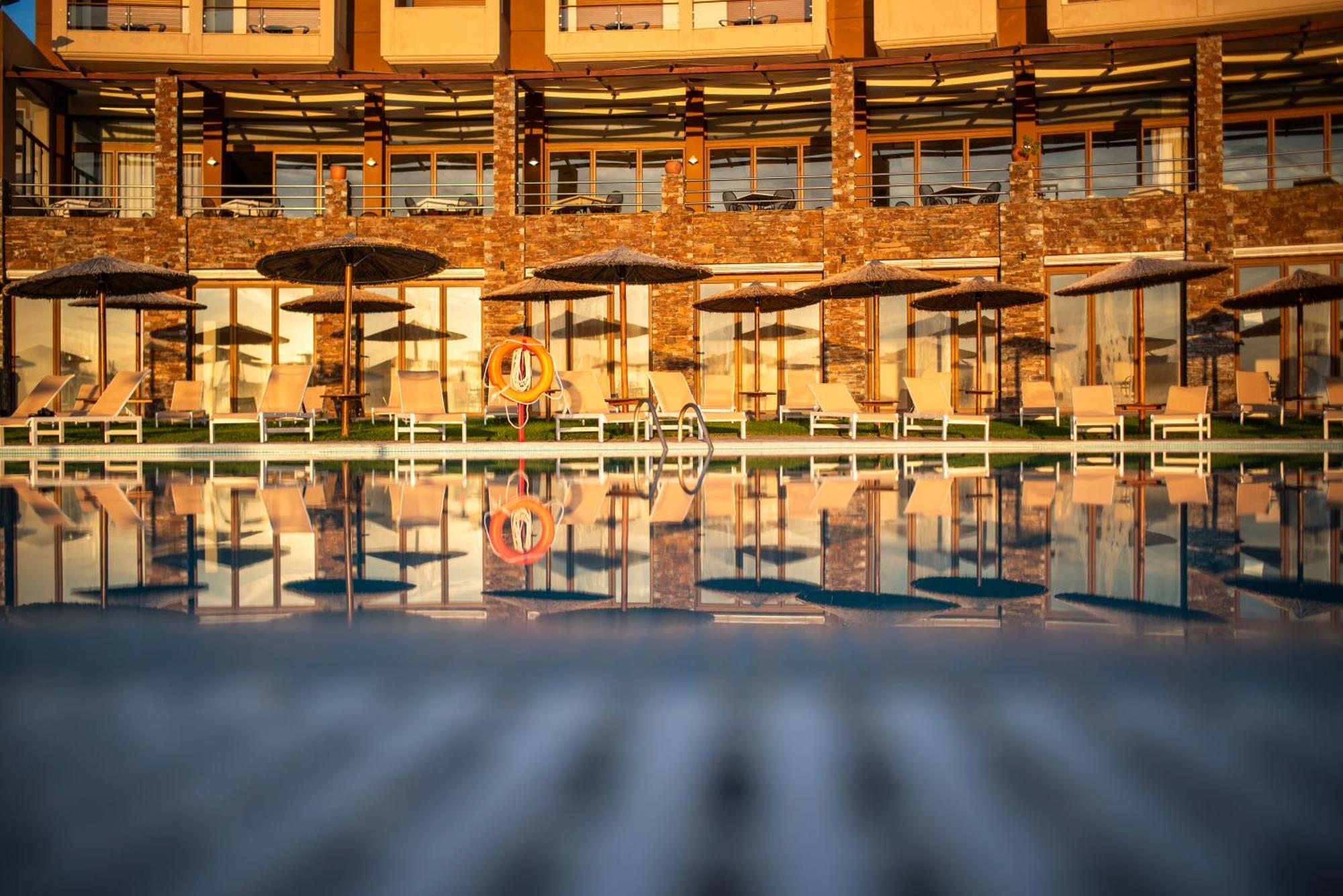 Evia Hotel & Suites Marmari  Екстер'єр фото
